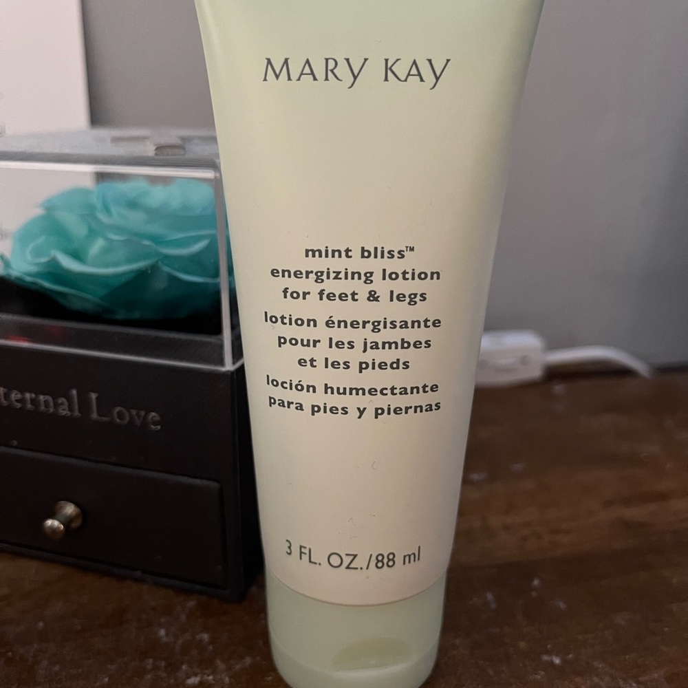 Mary Kay mint bliss foot lotion